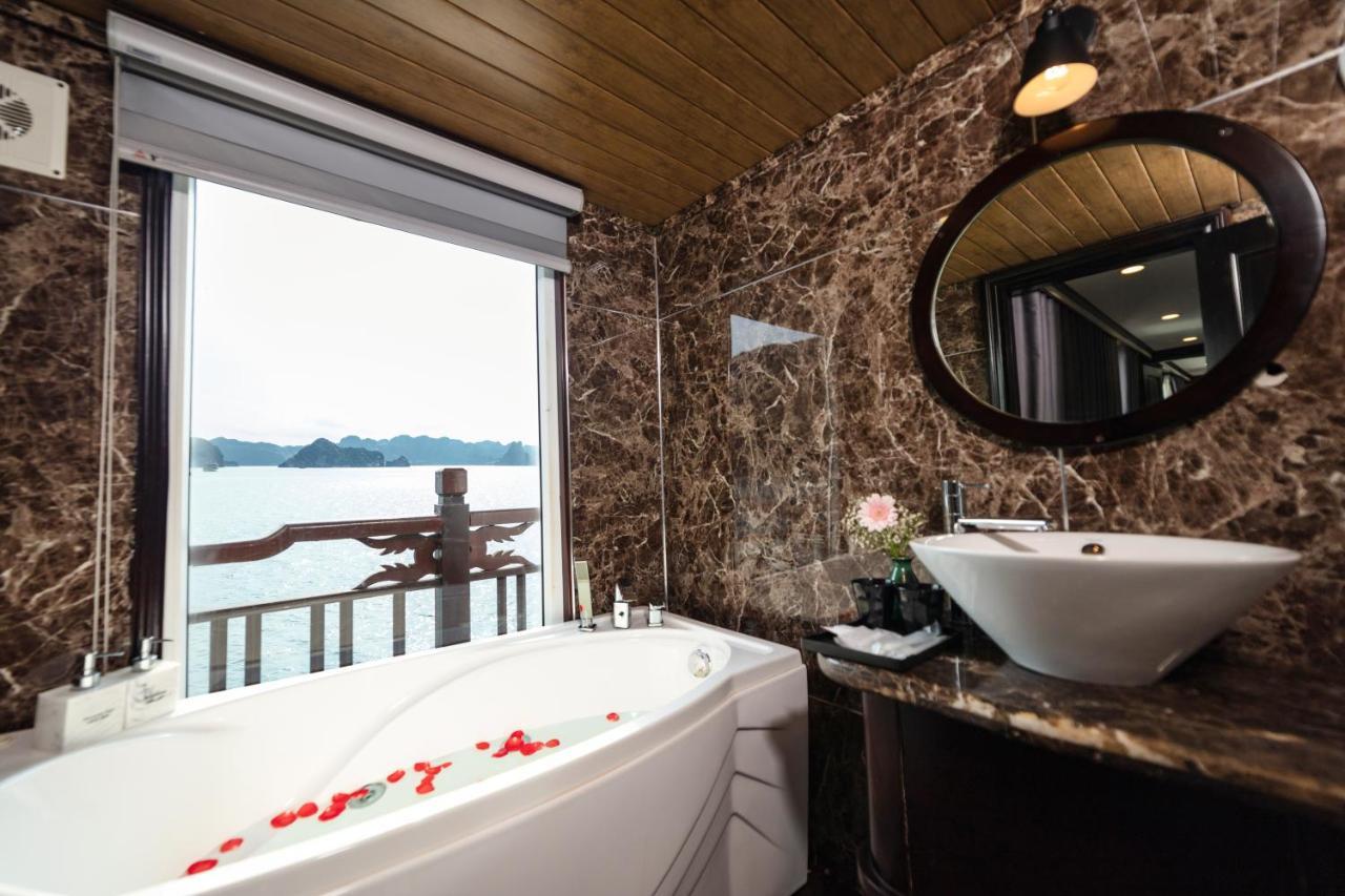 Amanda Cruise Ha Long Bay Hotell Exteriör bild